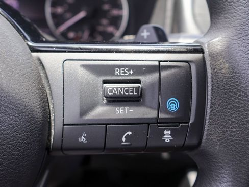 Used 2023 Nissan Rogue SV AWD/4WD image 14