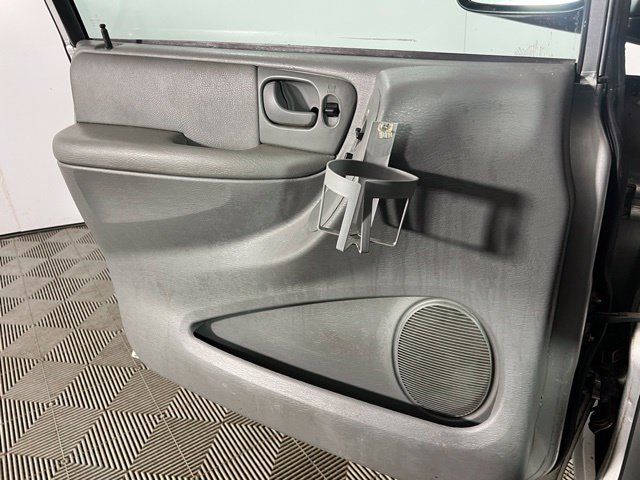 Used 2005 Dodge Grand Caravan SXT FWD image 8