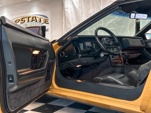 Used 1986 Chevrolet Corvette Convertible image 36