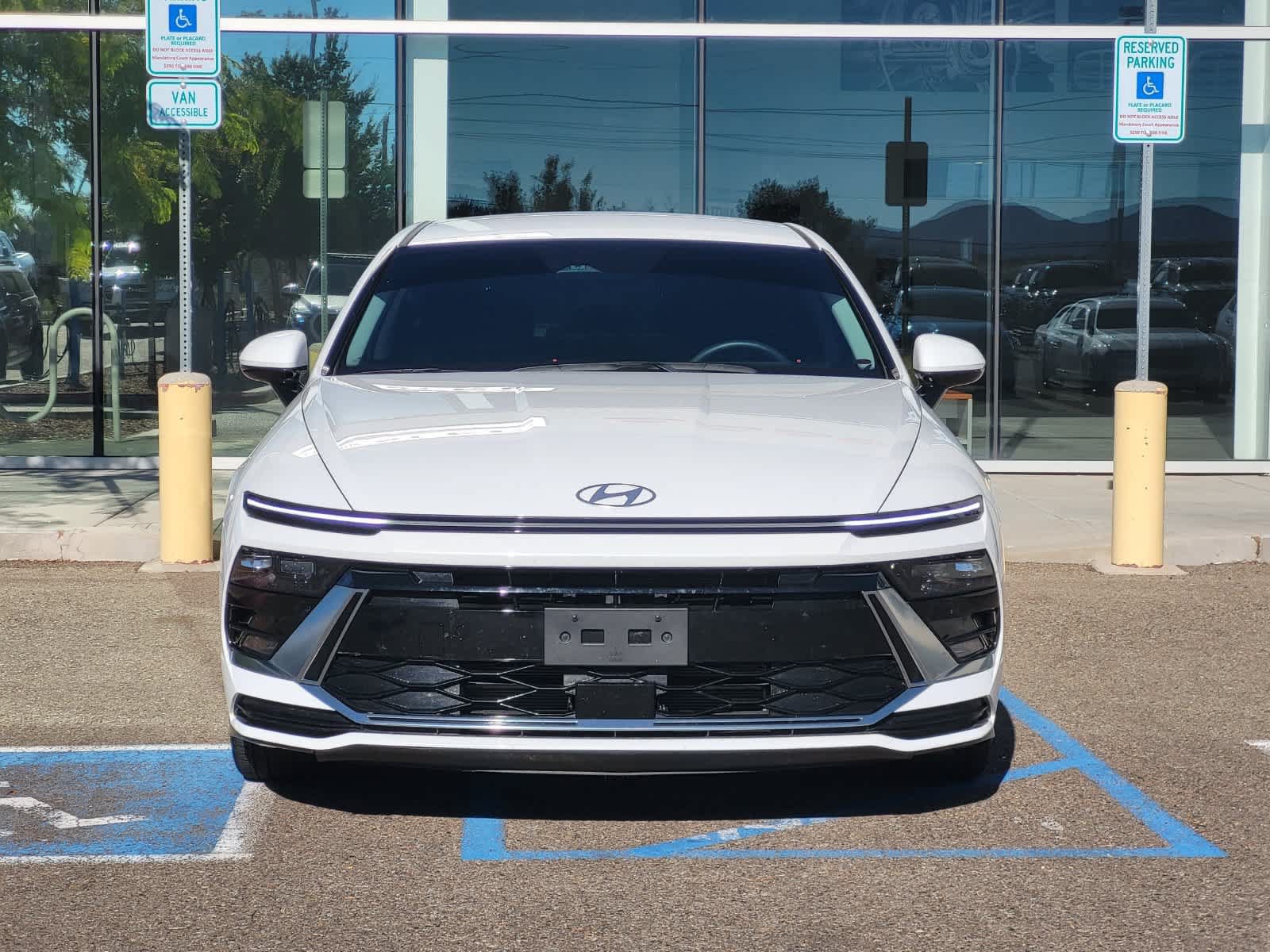 Used 2025 Hyundai Sonata SEL FWD image 2