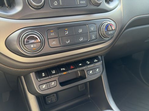Used 2021 GMC Canyon AT4 AWD/4WD image 32