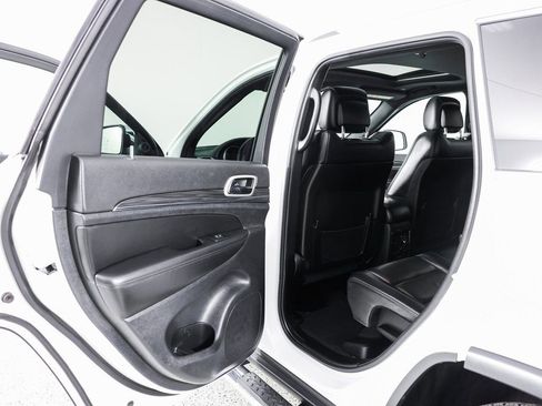 Used 2022 Jeep Grand Cherokee Limited image 20