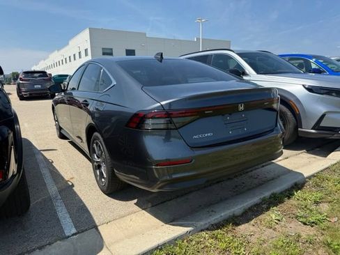 Used 2023 Honda Accord EX image 4