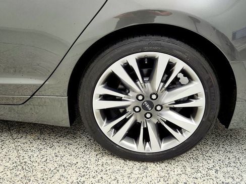 Used 2017 Lincoln MKZ Reserve FWD image 9