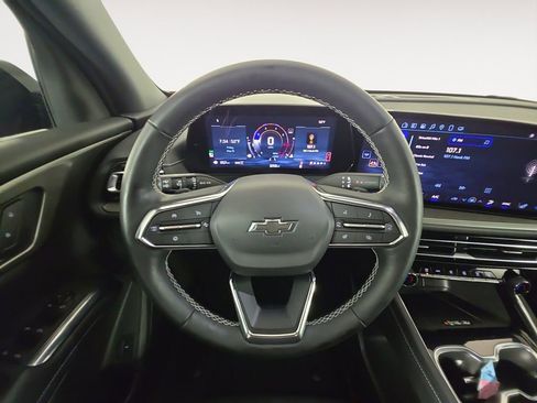 Certified 2025 Chevrolet Traverse LT w/ Midnight/Sport Edition AWD/4WD image 12