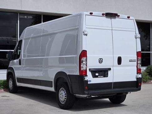 Used 2026 RAM ProMaster 2500 w/ Convenience Group FWD image 5