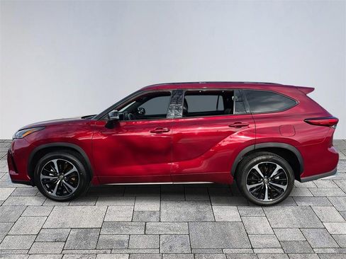 Used 2021 Toyota Highlander XSE image 4