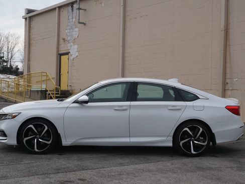 Used 2019 Honda Accord Sport image 10