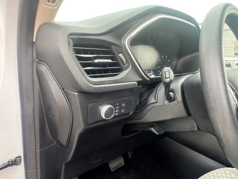 Used 2020 Ford Escape SE image 25