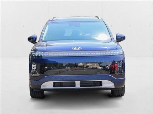 New 2026 Hyundai Ioniq 9 SE image 2