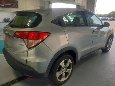 Used 2018 Honda HR-V LX image 5