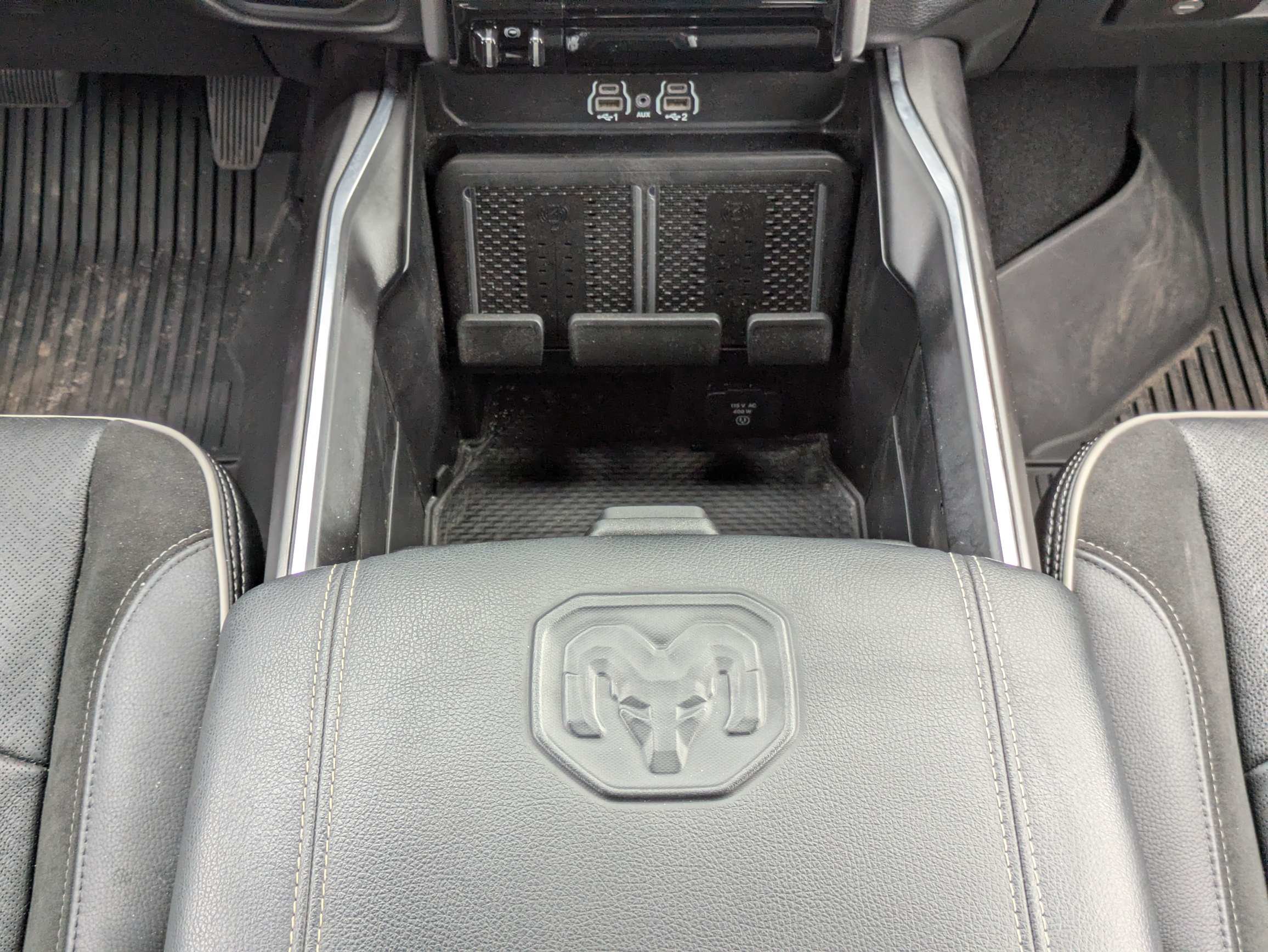 Used 2025 RAM 3500 Laramie AWD/4WD image 16