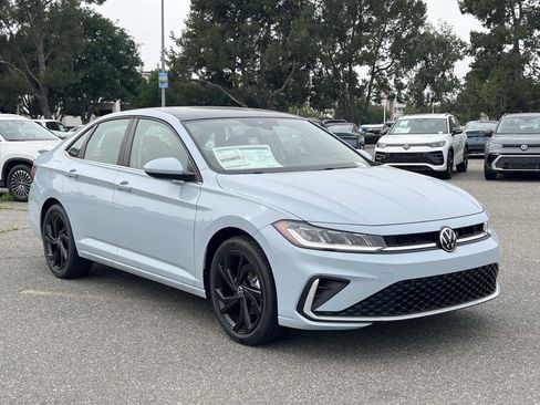 New 2026 Volkswagen Jetta SE FWD image 7