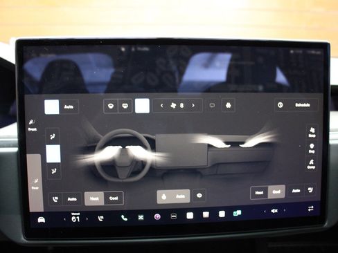 Used 2023 Tesla Model X image 45