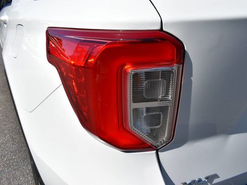 Used 2021 Ford Explorer XLT w/ Equipment Group 202A RWD image 38