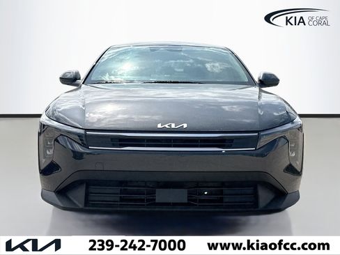 New 2025 Kia K4 LXS image 8