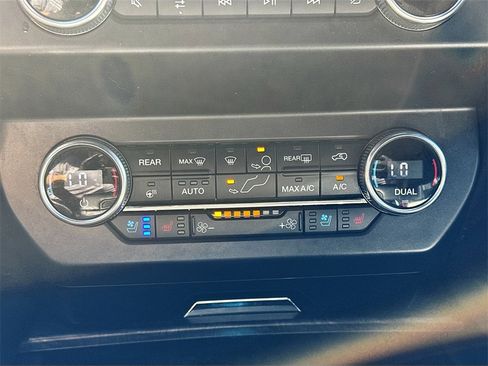 Used 2021 Ford Expedition Max Limited image 17