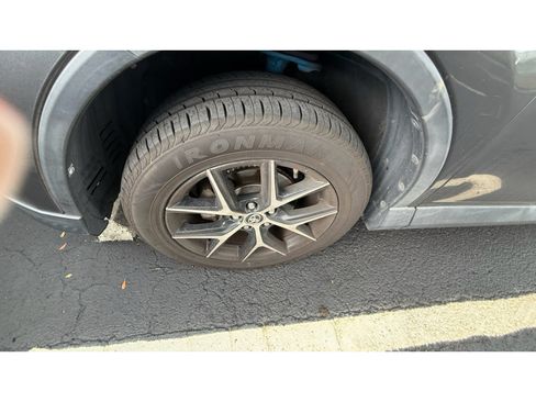 Used 2017 Toyota RAV4 SE FWD image 7