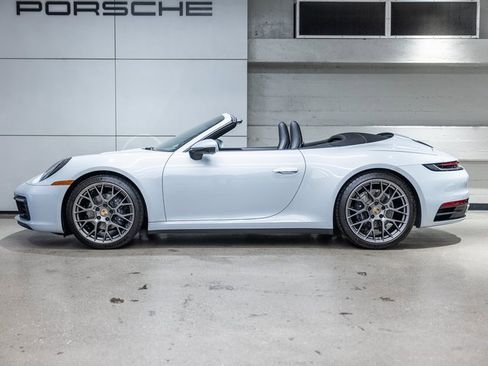 Used 2024 Porsche 911 Carrera w/ Premium Package image 2