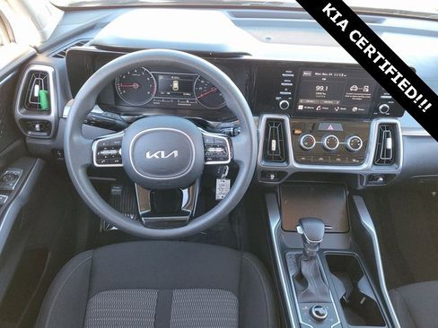 Used 2023 Kia Sorento LX image 10