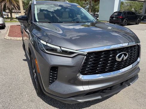 Used 2023 INFINITI QX60 Sensory w/ Vision Package FWD image 13