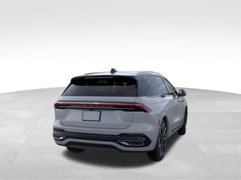 New 2026 Lincoln Nautilus Reserve image 9