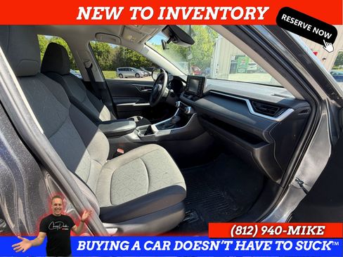 Used 2021 Toyota RAV4 XLE AWD/4WD image 20
