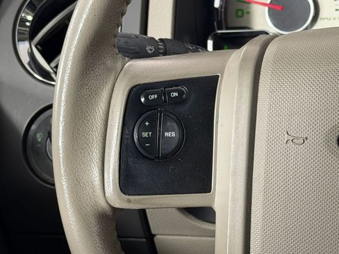 Used 2014 Ford Expedition XLT RWD image 13
