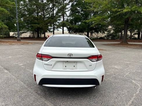 Used 2022 Toyota Corolla LE FWD image 4