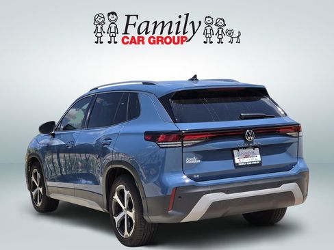 Used 2026 Volkswagen Tiguan SE FWD image 3