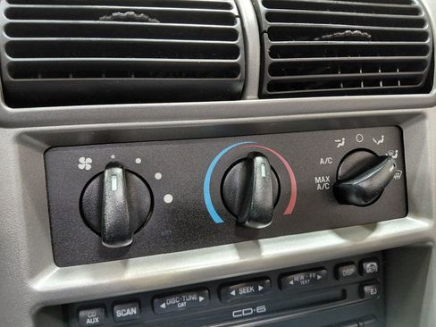 Used 2004 Ford Mustang GT image 37