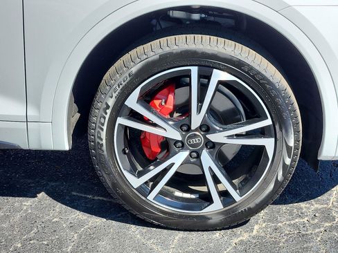 Used 2025 Audi Q5 Prestige w/ Prestige Package image 8