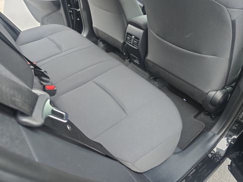 Used 2024 Toyota Corolla Cross LE w/ Moonroof Package FWD image 11