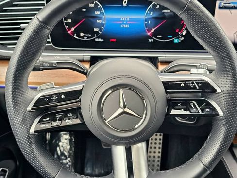 Certified 2025 Mercedes-Benz GLS 450 4MATIC image 32