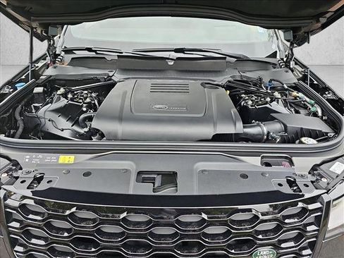 Certified 2024 Land Rover Discovery Dynamic SE image 14