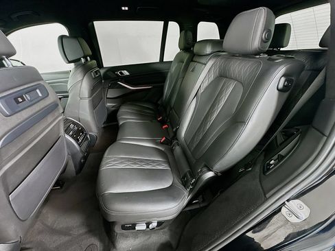 Used 2022 BMW X7 M50i w/ Dynamic Handling Package AWD/4WD image 25