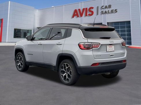 Used 2025 Jeep Compass Limited image 9