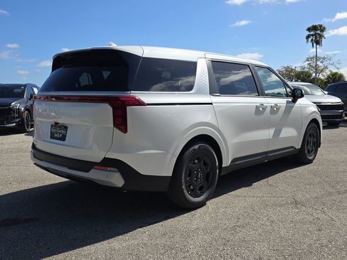 New 2026 Kia Carnival FWD image 8