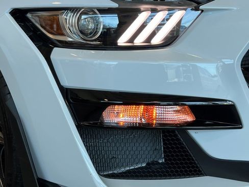Used 2022 Ford Mustang Shelby GT500 w/ Carbon Fiber Track Pack image 38