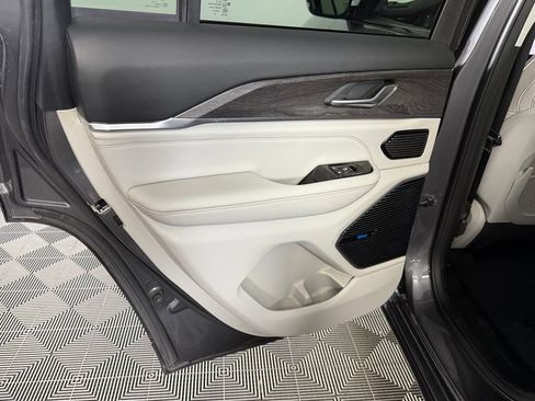 Certified 2022 Jeep Grand Cherokee Overland AWD/4WD image 27