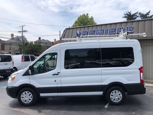 Used 2019 Ford Transit 150 XLT RWD image 3