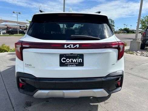 Used 2024 Kia Seltos SX w/ SX Sunroof Package AWD/4WD image 7