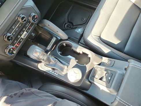 New 2025 Ford Bronco Big Bend w/ Black Diamond Package image 15