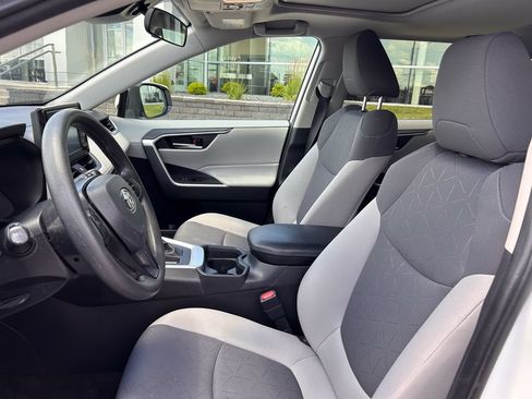 Used 2019 Toyota RAV4 XLE w/ Protection Package FWD image 10