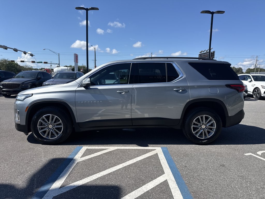 Used 2023 Chevrolet Traverse LT FWD image 5