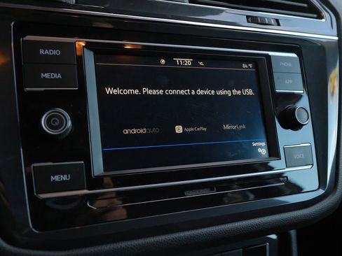 Used 2020 Volkswagen Tiguan S image 22