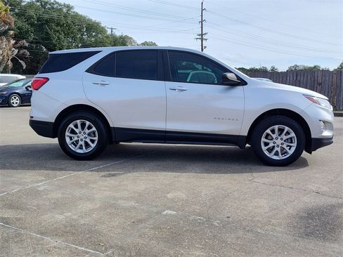 Used 2021 Chevrolet Equinox LS image 11