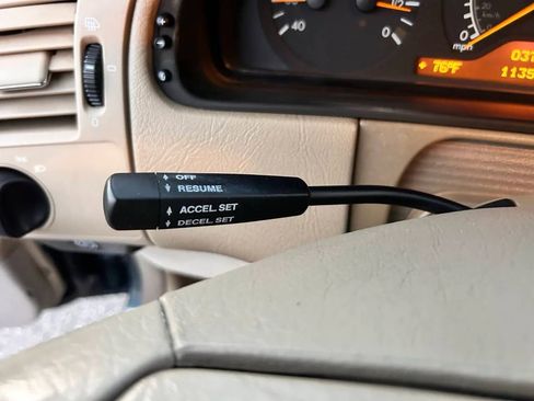 Used 1999 Mercedes-Benz E 320 4MATIC Wagon image 20