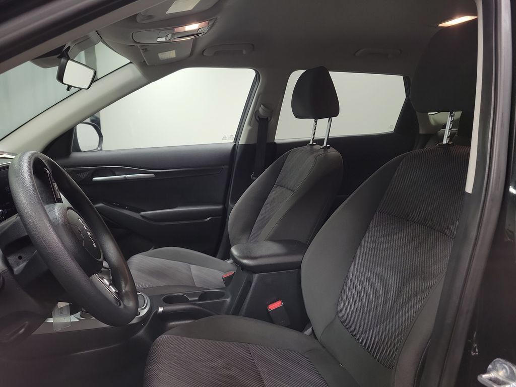 Used 2025 Kia Seltos LX AWD/4WD image 15