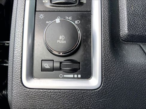 Used 2016 RAM 1500 Limited image 32